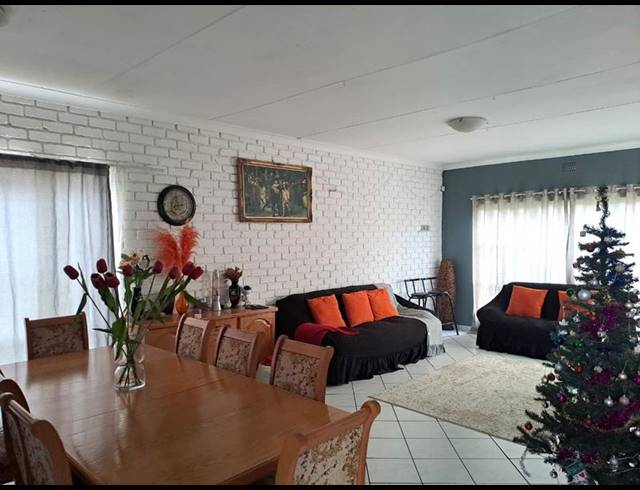 4 BEDROOM HOUSE FOR SALE IN SYMHURST